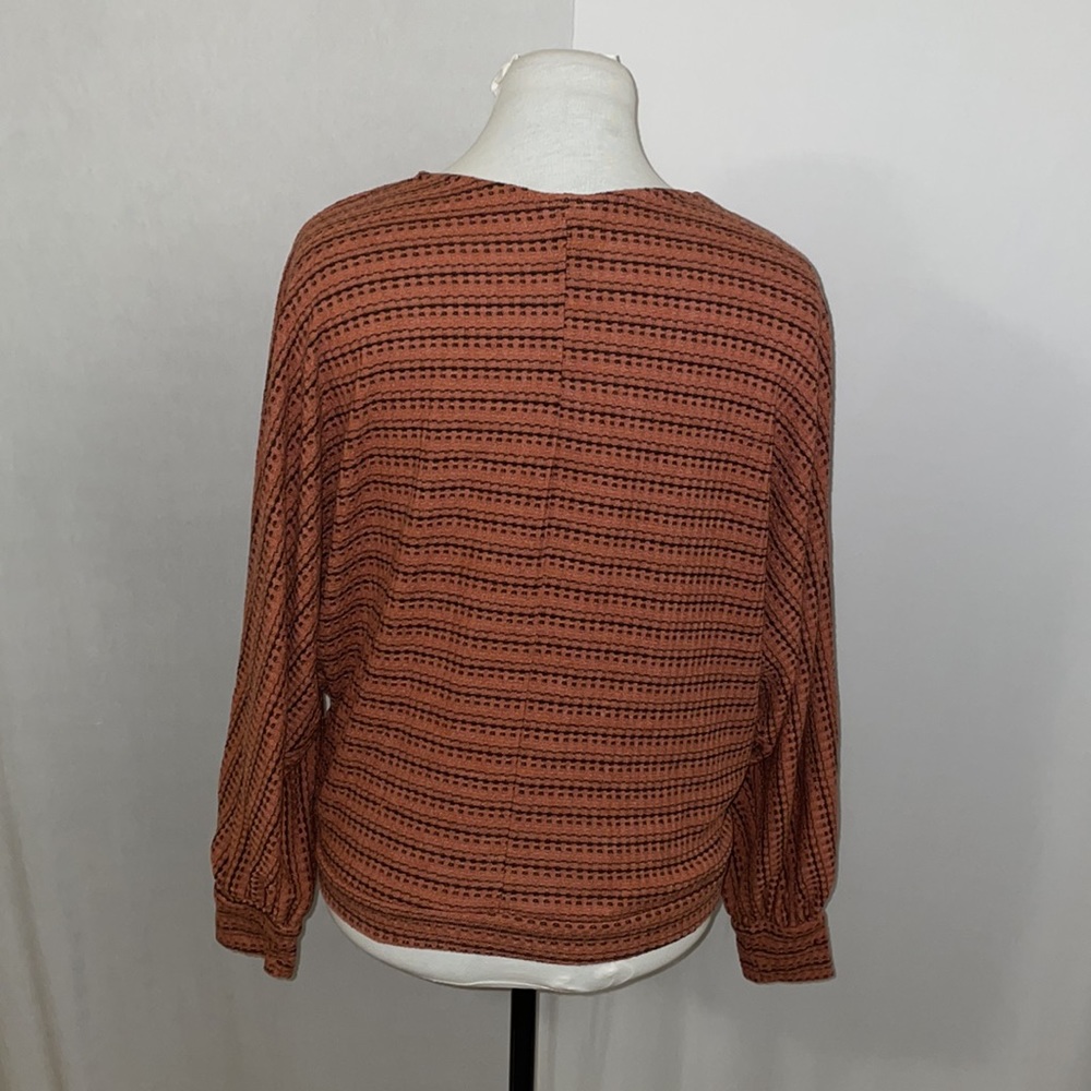 Daytrip Kimono Sleeve Waffle Weave Wrap Medium - Picture 6 of 10